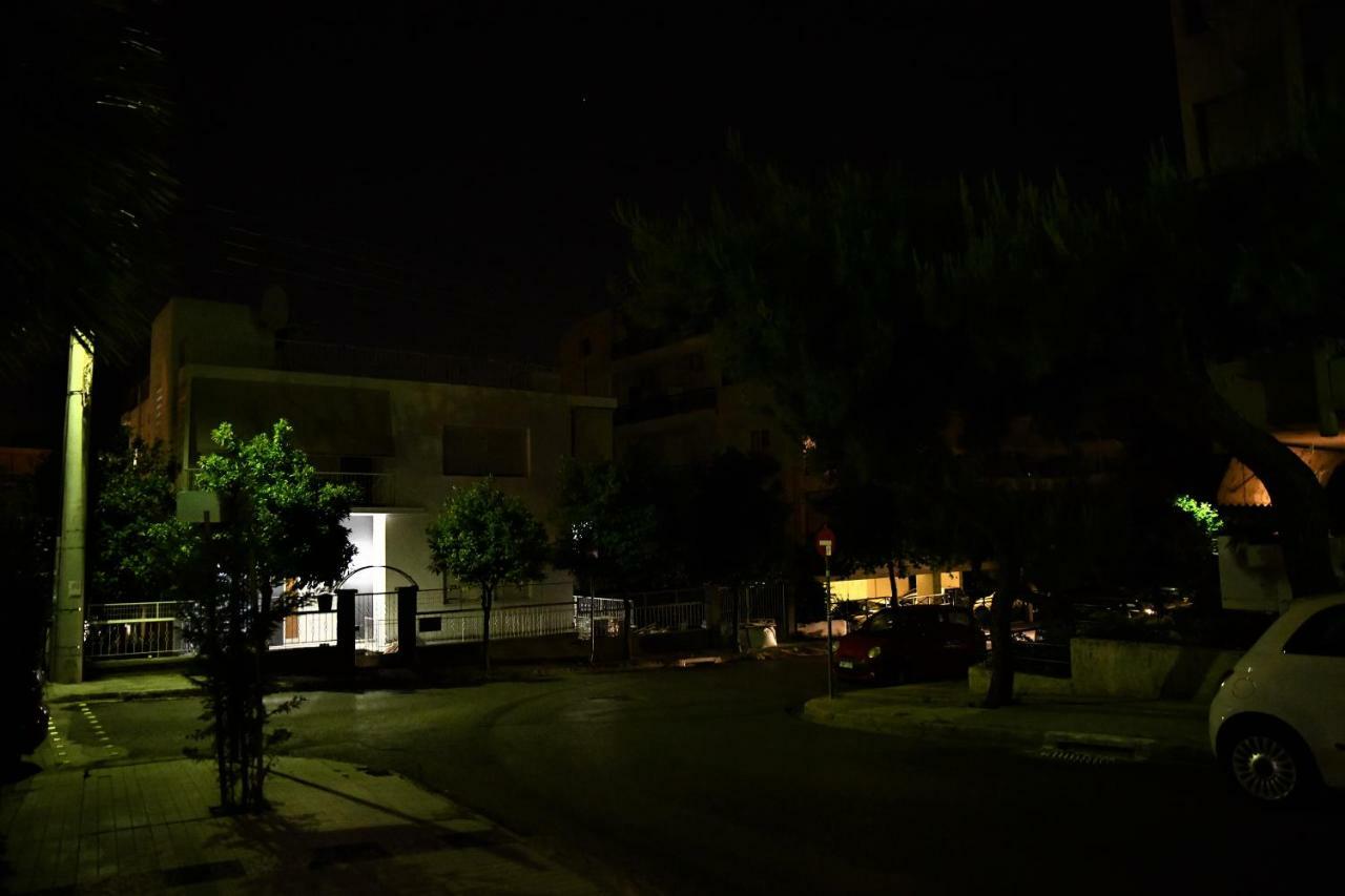 Zefyros Super Cool Apartments Next To Alimos Riviera أثينا المظهر الخارجي الصورة
